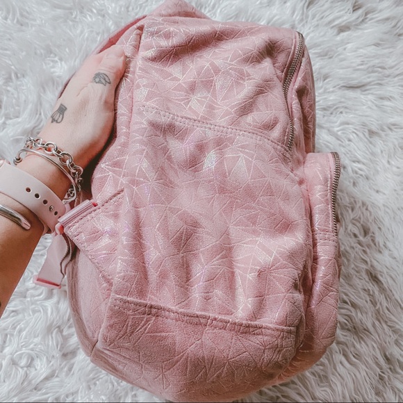 ❌SOLD❌ Pink iridescent geometric print backpack - Picture 10 of 12